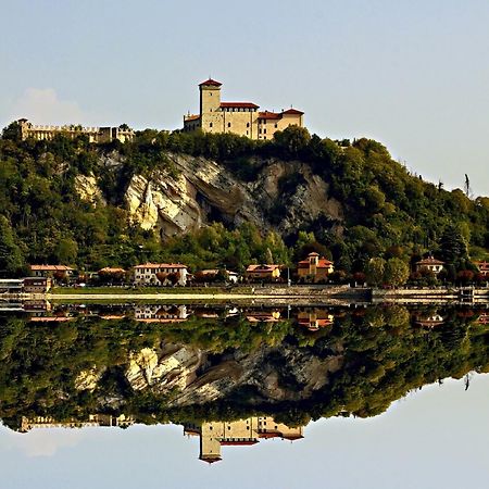 Residenza Esse Βίλα Angera Εξωτερικό φωτογραφία