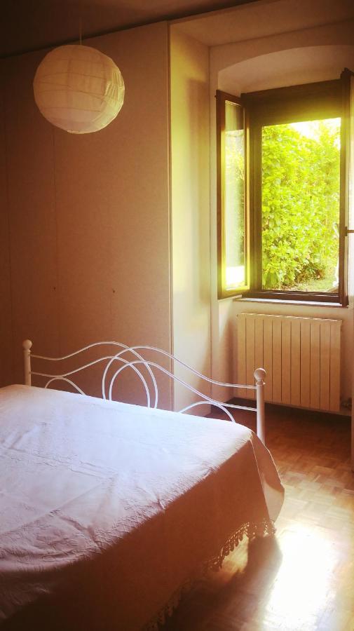 Residenza Esse Βίλα Angera Εξωτερικό φωτογραφία