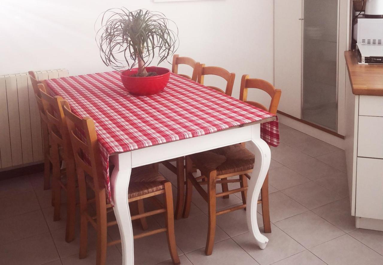 Residenza Esse Βίλα Angera Εξωτερικό φωτογραφία