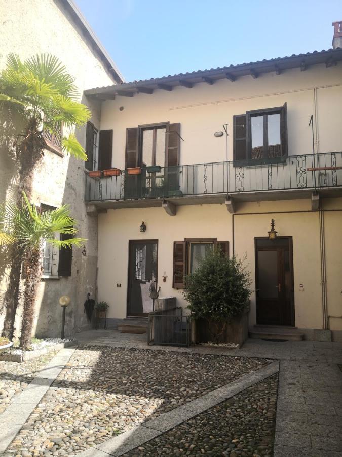 Residenza Esse Βίλα Angera Εξωτερικό φωτογραφία