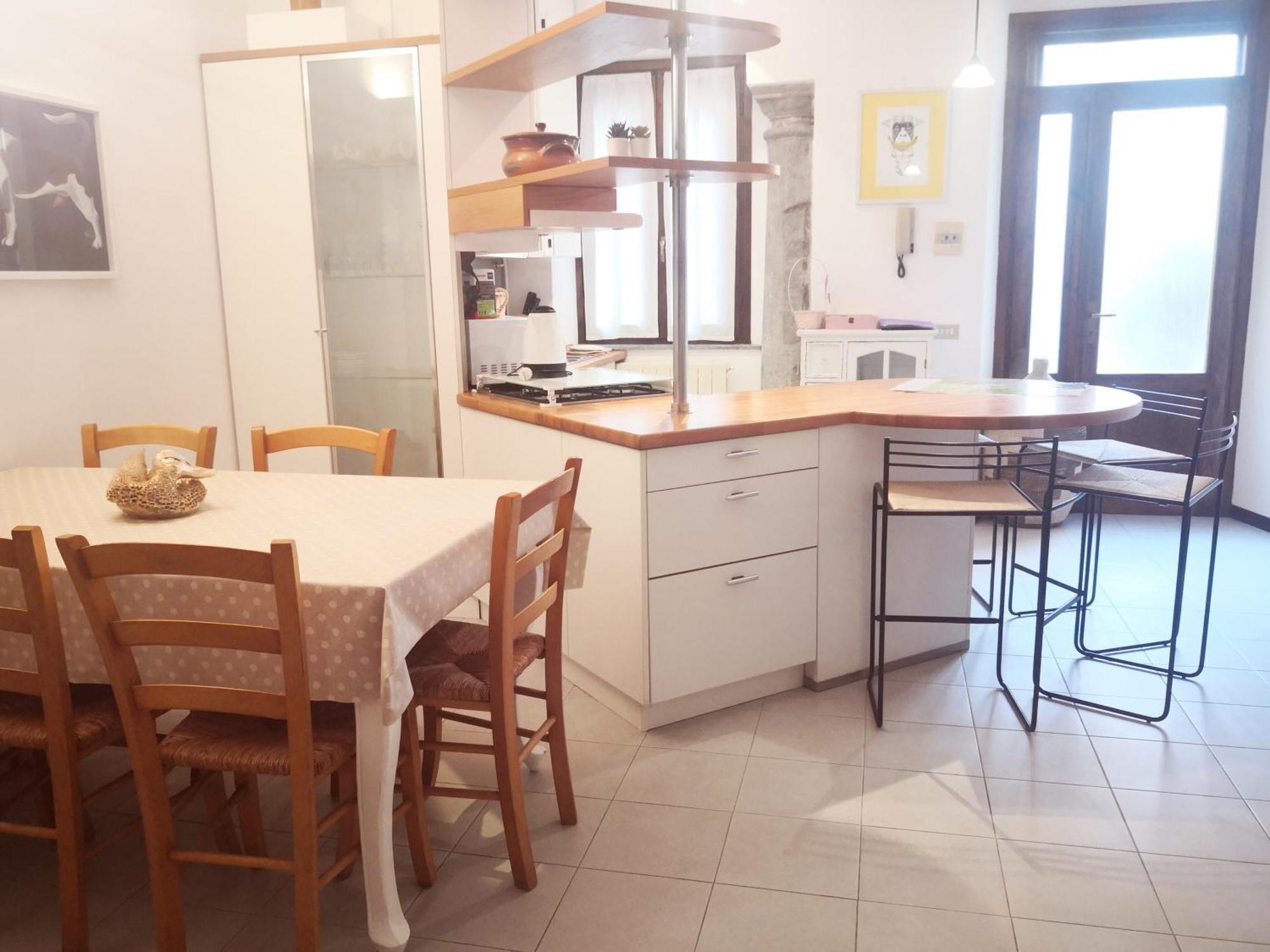 Residenza Esse Βίλα Angera Εξωτερικό φωτογραφία